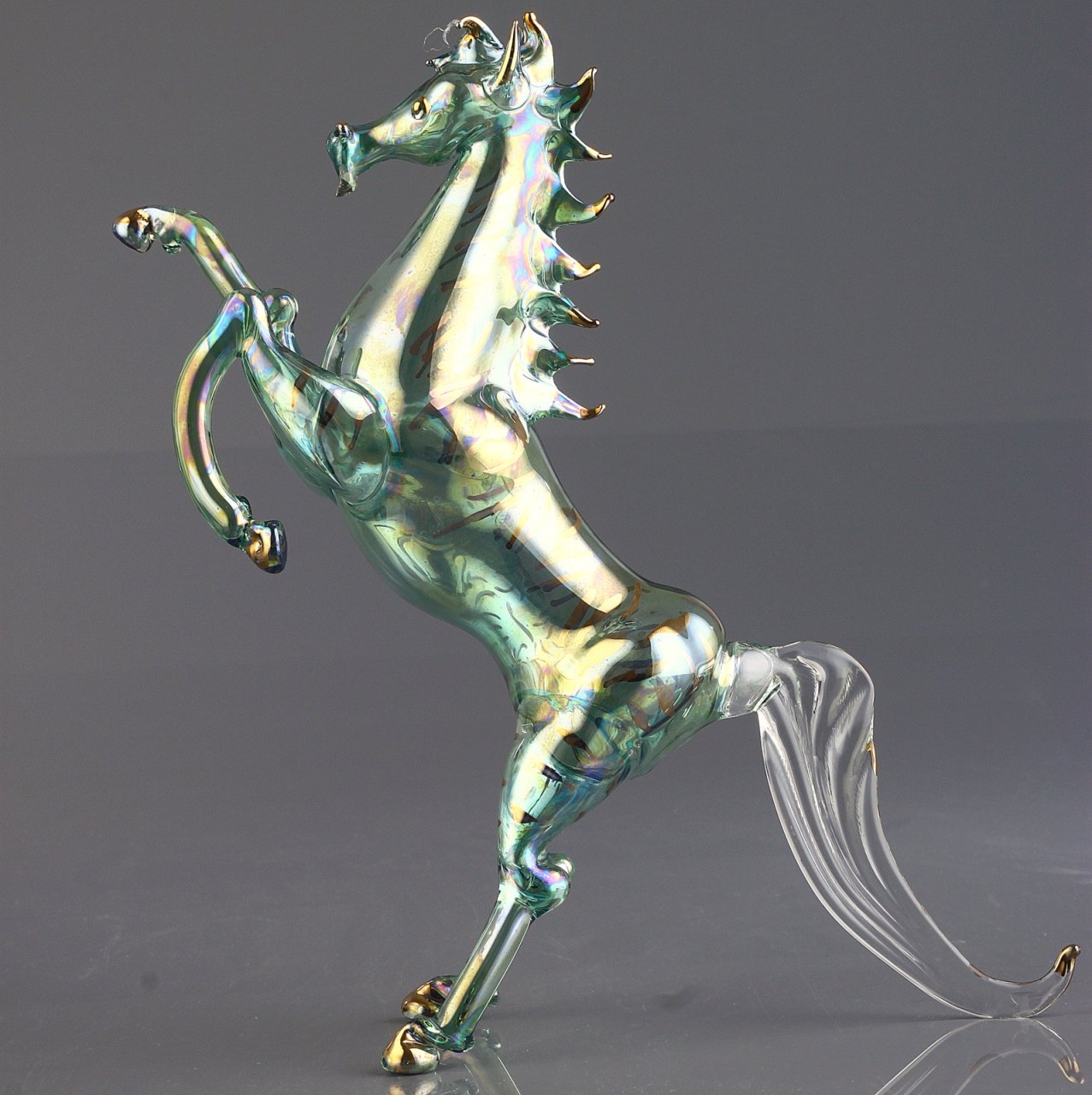ŞAHLANAN AT YEŞİL Kristal Galerisi